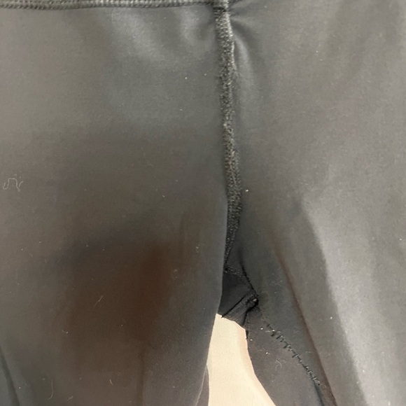 Lululemon Solid Black Wunder Under Cropped Leggings - Picture 7 of 7